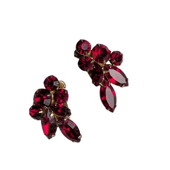 Vintage 50's Red rhinestone earrings with clipssee measurements - Picture 5 of 7